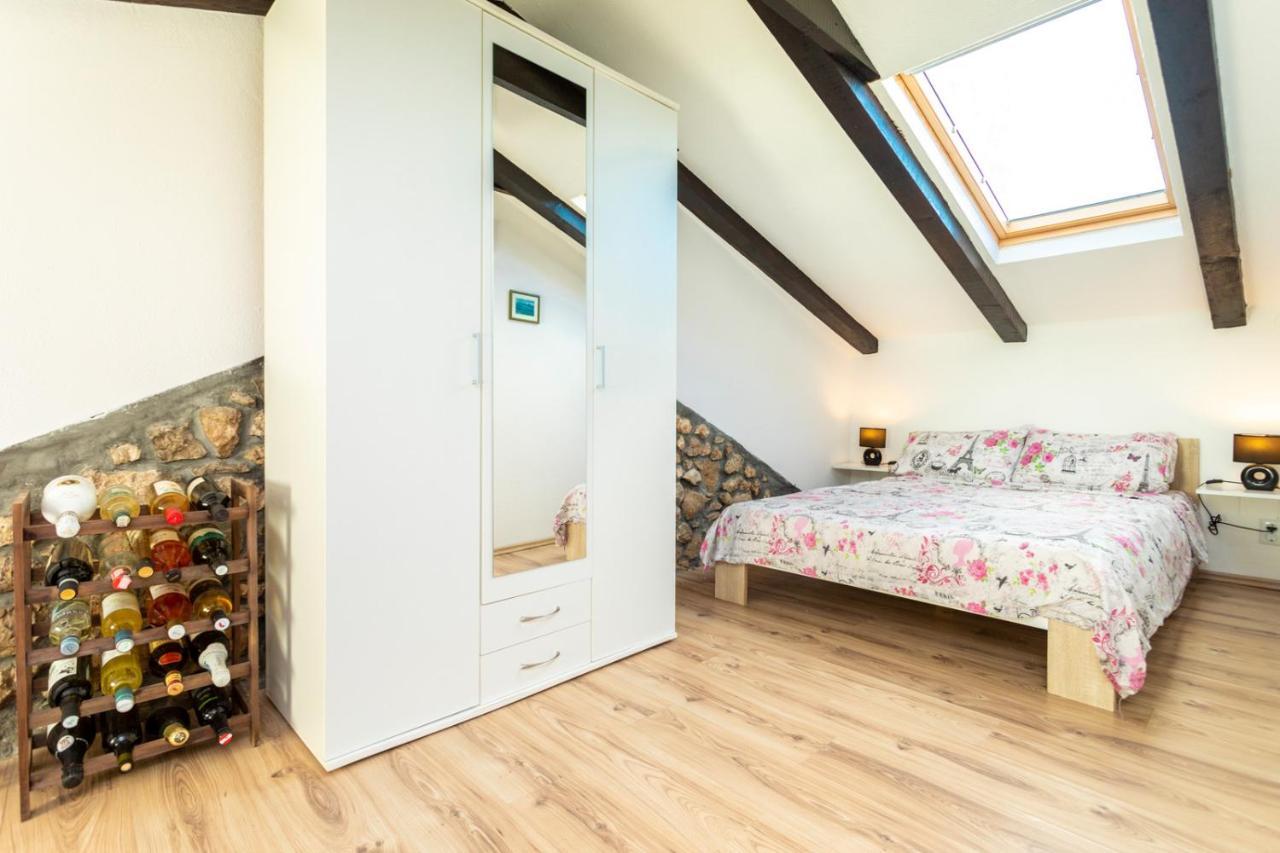 Holiday Home Casa Bianca Malinska Buitenkant foto